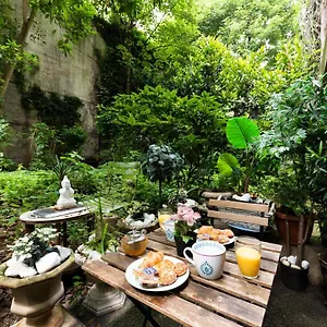  Apartment Un Coin De Paradis Avec Jardin A Montmartre France